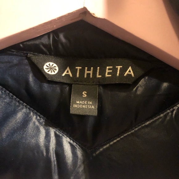 Athleta Puffy Vest - Picture 4 of 7